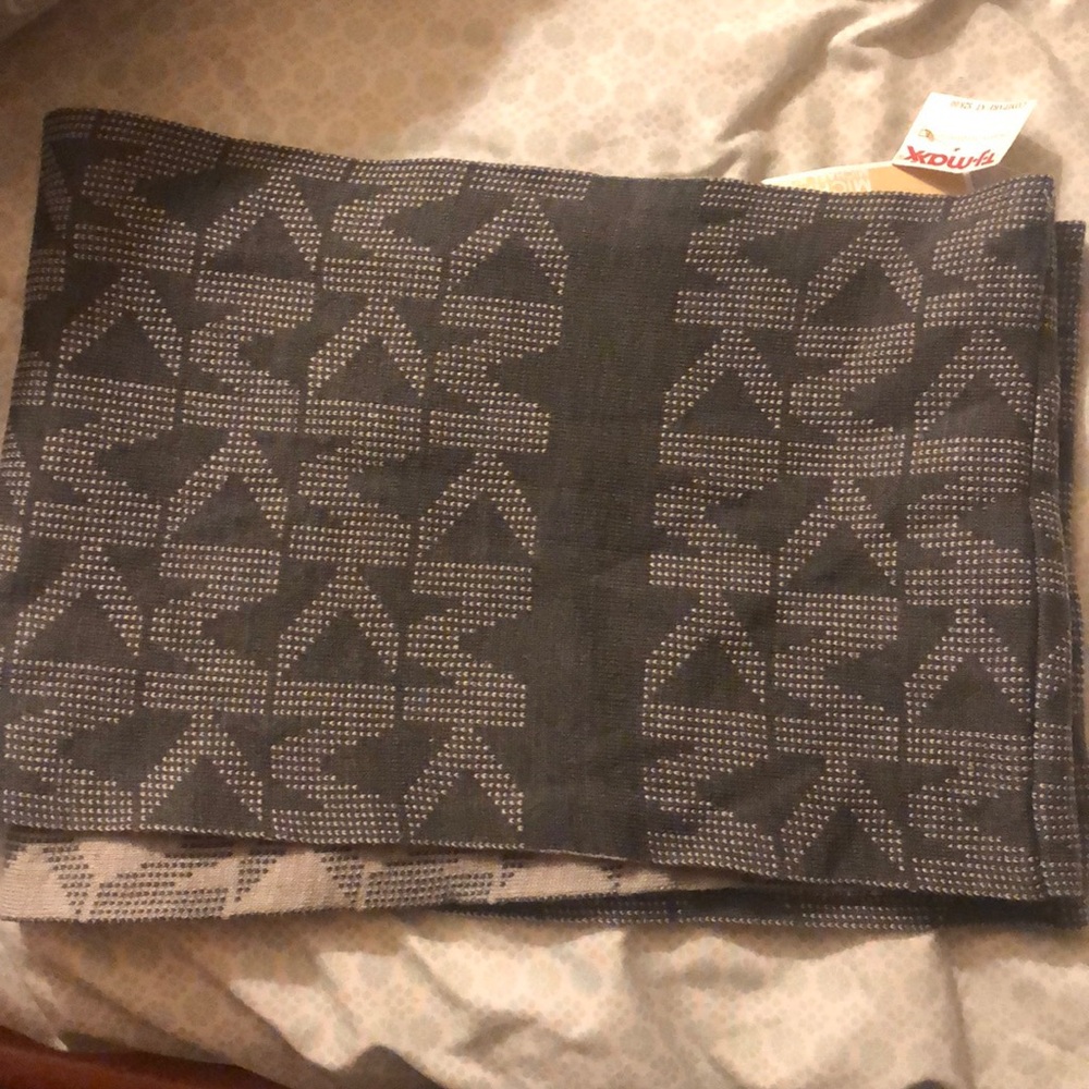 MK infinity scarf